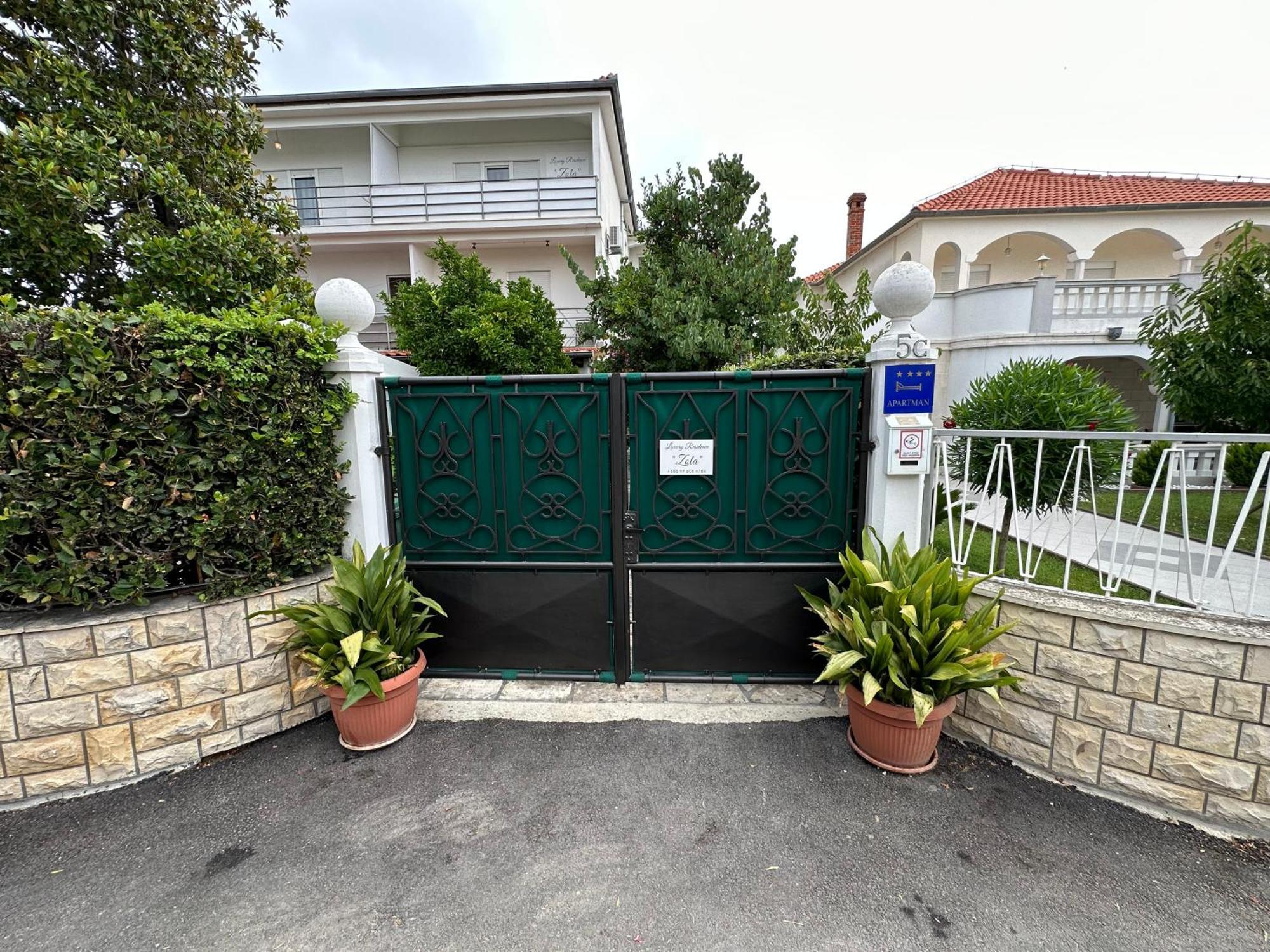 Luxury Residence Zola ザダル エクステリア 写真